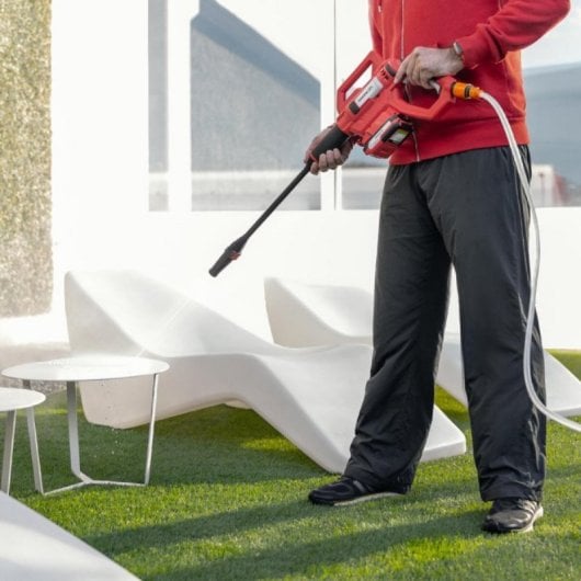 Hidrolimpiadora Portátil Greencut JET200L 20V 2.0Ah 25Bar 2.5L/min Compacta Sin Cable