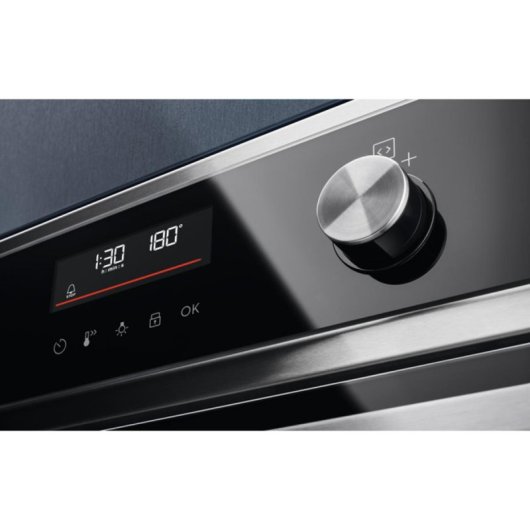 Horno eléctrico Electrolux 600 SurroundCook EOF6P46VX0 72L Negro/Inox con pirolisis y pantalla LED