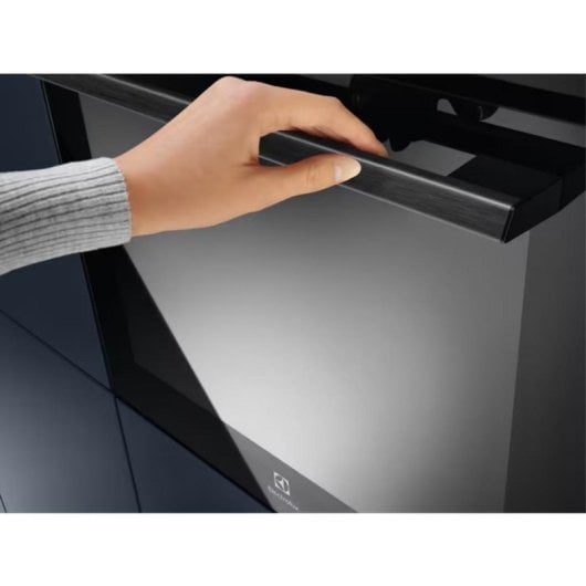 Forno Elétrico Electrolux EOC6P56H 72L Preto com função pirolítica e cozedura a vapor