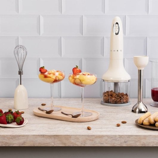 Varinha Mágica Smeg HBF03CREU 700W, Aço Inoxidável, 1.5m, Creme, Acessórios incluídos