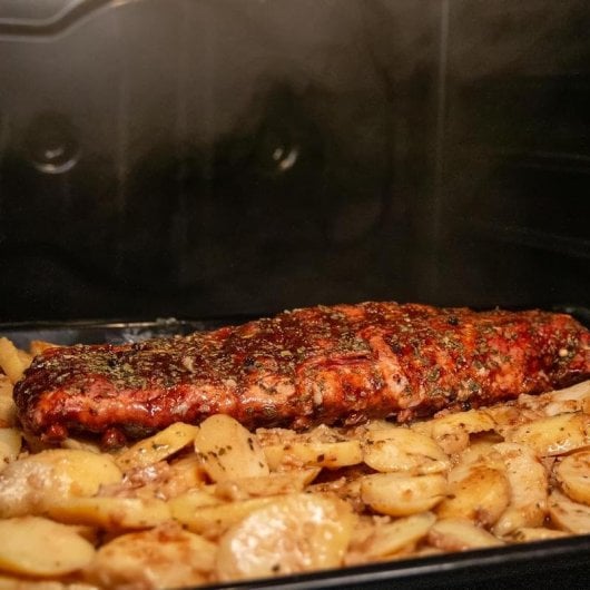 Forno elettrico in acciaio inox Cecotec Bolero Hexa C126000B da 77 litri con vapore e triplo vetro