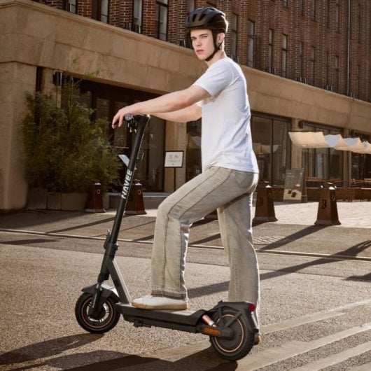 Trotinete Elétrica NAVEE GT3 25km/h 50km de autonomia 700W com pneus tubeless 10" Cinzenta