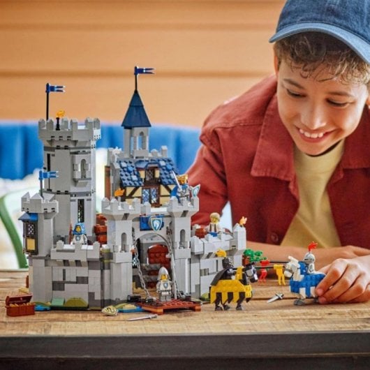 Set de construcción LEGO Creator Castillo Medieval Caballeros del Corcel 1371 piezas 3 en 1