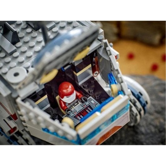 Set de Construcción LEGO Star Wars Juggernaut de la República 75413, 813 Piezas, 9+ años, 5 Minifiguras