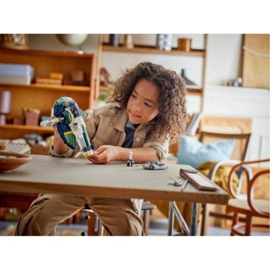 LEGO Star Wars Nave Estelar de Jango Fett 75360 707 peças