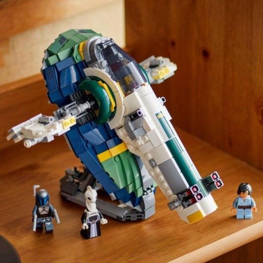 LEGO Star Wars Nave Estelar de Jango Fett 75360 707 peças