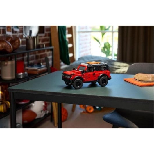 Furgoneta LEGO Technic Ford Bronco 42213 Motor V6 Suspensión Realista 943 Piezas