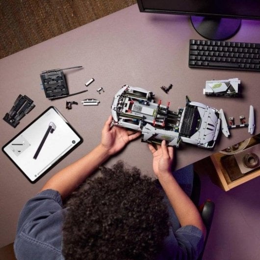 LEGO Technic Lamborghini Revuelto 42174 1135 peças