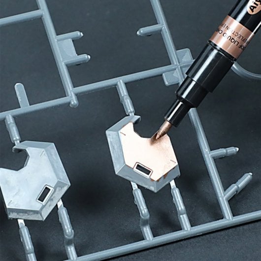 1,0 mm flüssiger Chrom-Metallic-Spiegelmarker. Wasser- und lichtbeständig.