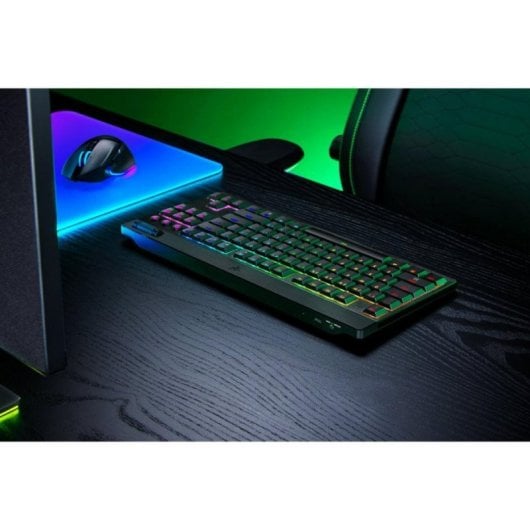 Razer BlackWidow V4 Tenkeyless HyperSpeed Teclado Mecânico RGB Sem Fios Green Switch (US)
