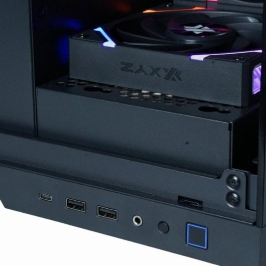 Epical-Q Plokir AMD Ryzen 7 7800X3D 32GB 2TB SSD RTX 5070 Ti WiFi 7 Windows 11