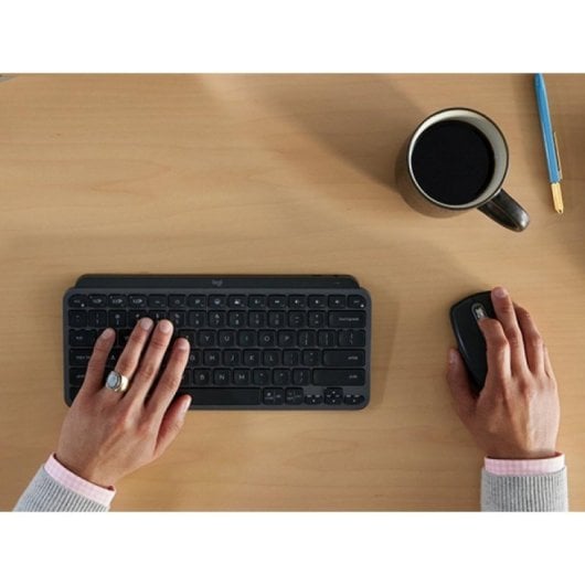 Souris Logitech sans fil 8000 DPI MagSpeed clic discret blanche