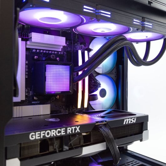 PcCom Ultimate Ryzen 7 9800X3D / 64GB / 4TB SSD M.2 / RTX 5090 + Windows 11 Pro V2