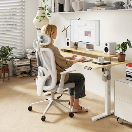 Silla ergonómica Sense7 Noxo respaldo malla reposabrazos abatibles gris y negro