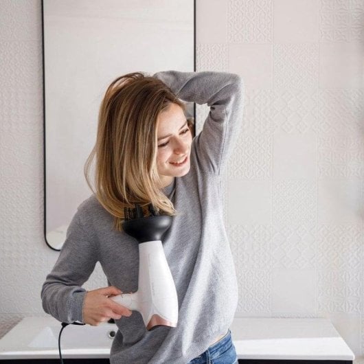 Phon Ionico Pieghevole Taurus Studio 2500 Ionic 2400W 3 Temperature 2 Velocità Accessori Bianco