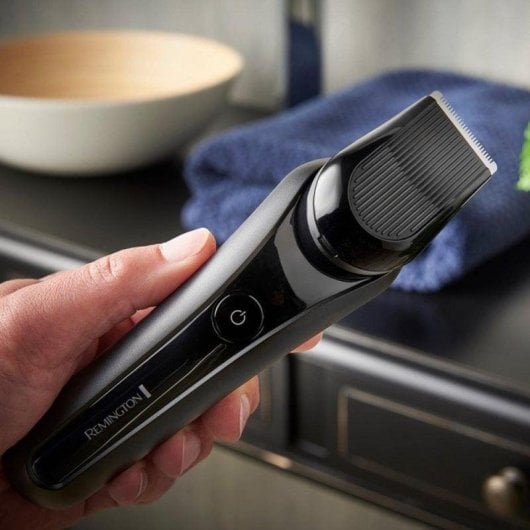 Barbeador Facial Remington XR1755 Recarregável 50min Resistente à Água Cabeças Flexíveis