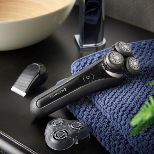 Barbeador Facial Remington XR1755 Recarregável 50min Resistente à Água Cabeças Flexíveis