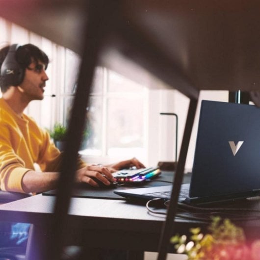 Portátil HP Victus Gaming 15-fa2041ns 15.6" Intel Core 7 240H 16GB 1TB SSD RTX 5060 8GB Azul