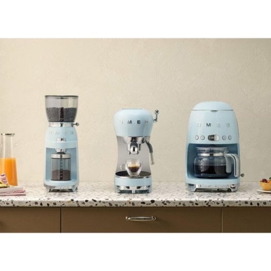 Cafetera manuelle Smeg ECF02WHEU 1,1 L 15 bars blanc avec mousseur vapeur