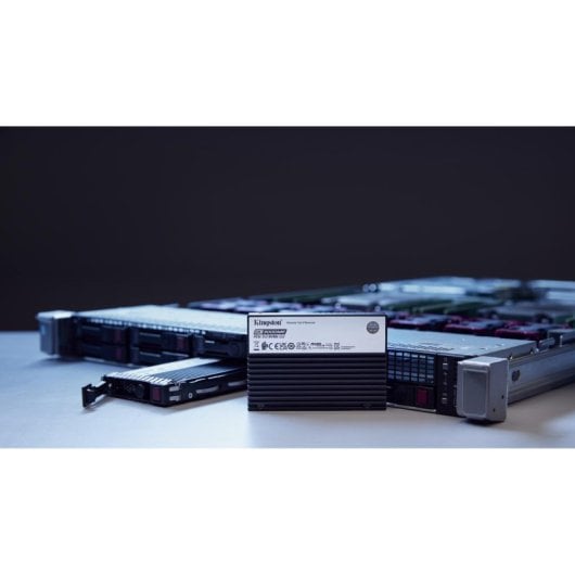Disco Duro Kingston 7,68TB SSD U.2 NVMe PCIe 5.0 DC3000ME 14000MB/s eTLC Encriptado