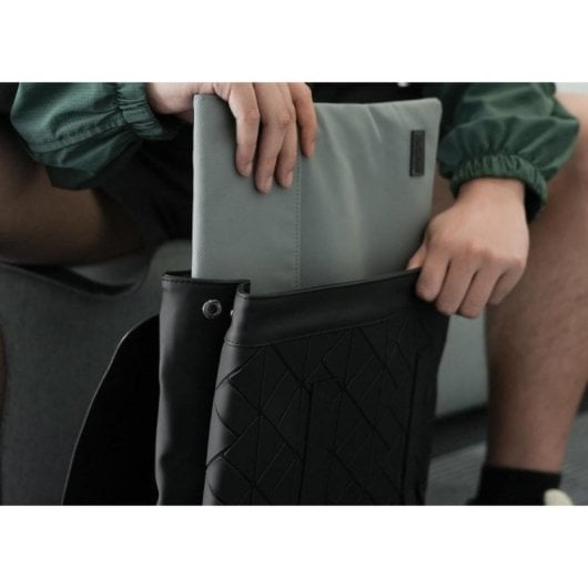 Funda Protectora para Monitor Portátil ARZOPA 17.3" de PU, Resistente al Agua, con Cierre Magnético