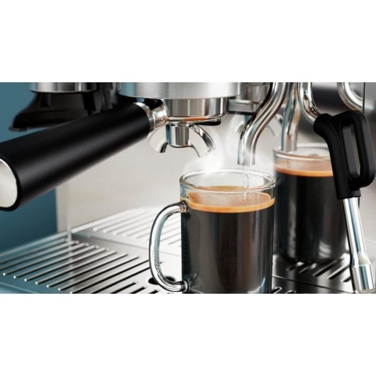 Macchina da caffè semiautomatica Philips Barista Brew PSA3218/10 da 2,3 L e 15 bar con macinacaffè in metallo e lattiera integrata