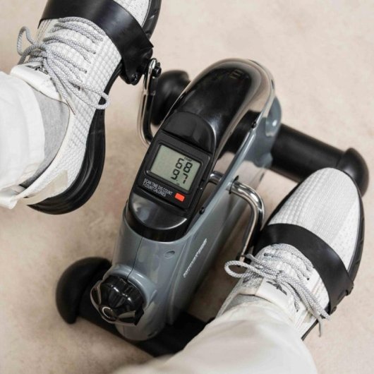 Pedaleador InnovaGoods Velora 2100 con Esterilla Antideslizante y Pantalla LCD