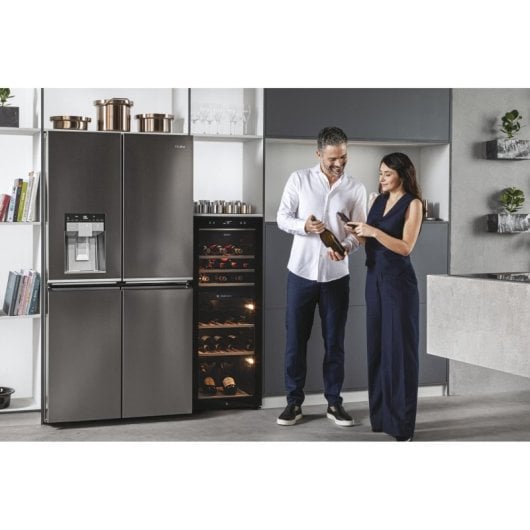 Haier Wine Bank Série 50 7 HWS77GDAU1 WiFi 77 Garrafas Dual Zone Adega Preta