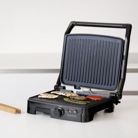 Grill Taurus Asteria Essential 2200W apertura 180 grados placas 28x22 cm antideslizante