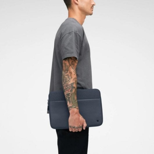 Funda Incase ARC Sleeve ReSpun Navy portátil 14" poliéster reciclado impermeable
