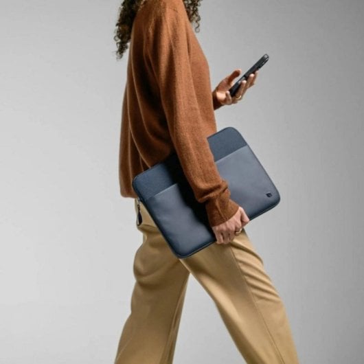 Funda Incase ARC Sleeve Navy poliéster reciclado portátil hasta 16 pulgadas impermeable