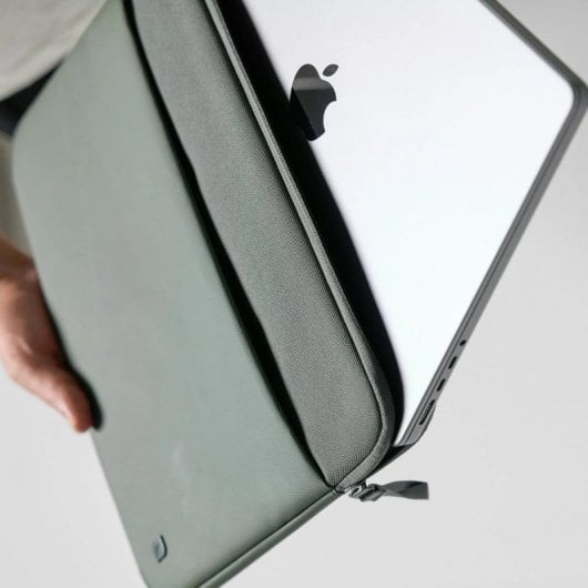 Funda Incase ARC Sleeve ReSpun Green 14" poliéster reciclado resistente agua