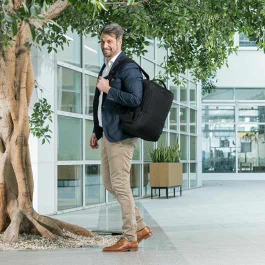 Mochila DICOTA Eco Backpack Plus BASE 15.6" poliéster reciclado 24L negra