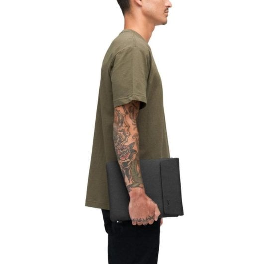 Custodia Sleeve universale Woolenex nera per tablet fino a 11 pollici con tasca frontale