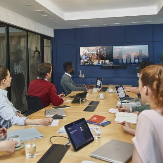 Barra de colaboración Poly Studio X72 4K UHD Bluetooth WiFi Zoom 7.3x Negro