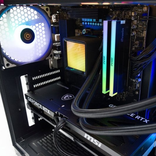PcCom Ultimate Ryzen 7 7800X3D / 32GB / 2TB SSD / RTX 5080 + Windows 11 Pro V2