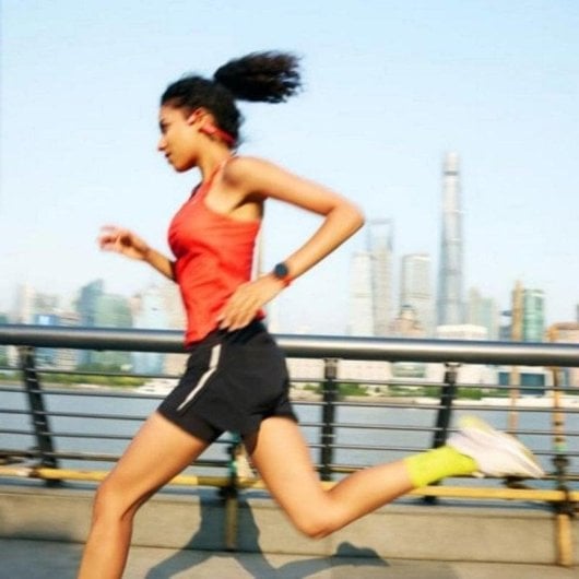 Suunto Run GPS Bluetooth 46mm AMOLED Boîtier Noir/Orange Bracelet Orange M Étanche 50m SpO2 Pulsomètre