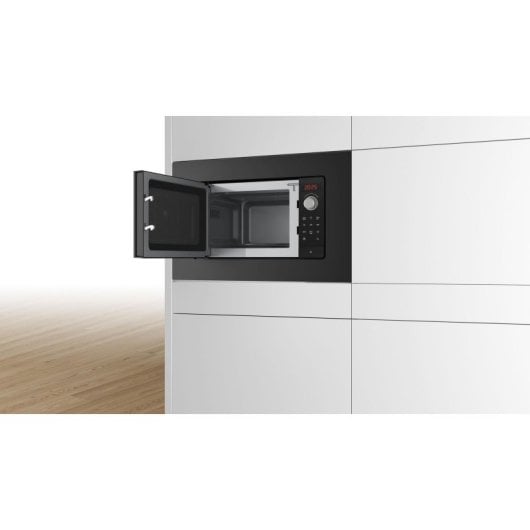 Microondas Bosch BFL623MB3 20 L 800 W Solo Integrado Display LED Programas Automáticos