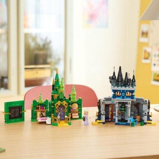 Set de construcción LEGO 75689 Wicked Emerald City y Castillo de Kiamo Ko 860 piezas