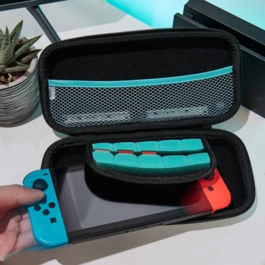 Funda protectora rígida Numskull Fortnite Llama Turquesa Nintendo Switch resistencia impactos