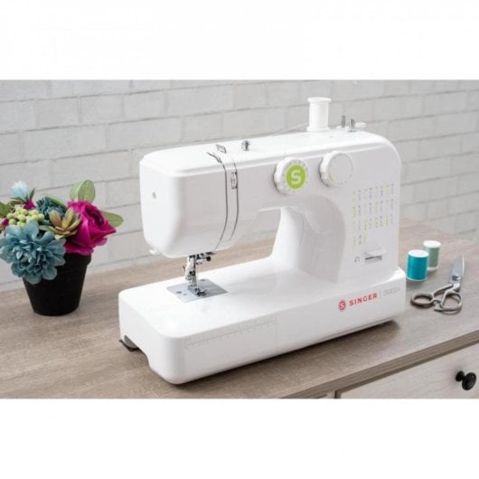 Máquina de coser Singer SM024 portátil 24 puntadas brazo libre LED rojo-blanco
