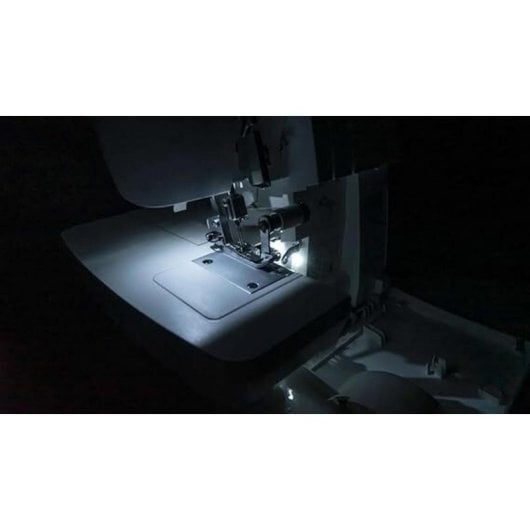 Máquina de coser Singer S0105 Overlock 1300 puntadas Brazo libre Luz integrada