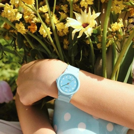 Casio LQ-24B-2BEF 34mm Analogique Résine Bleu Clair Étanche