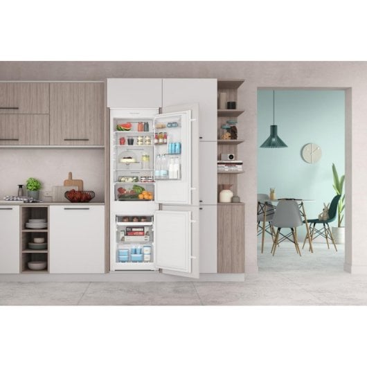 Frigorífico Combi Indesit INC18 T112 No Frost 177cm 250L E Blanco