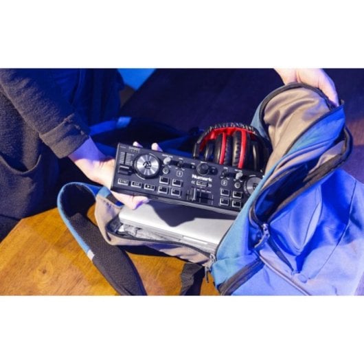 Controladora DJ Numark DJ2GO2 Touch 2 Canales 8 Pads USB Compacta