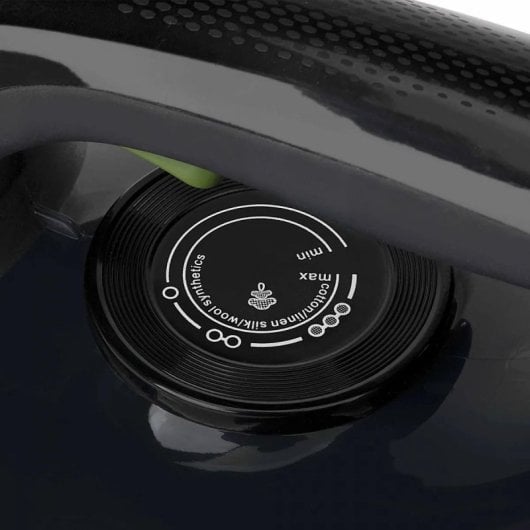 Plancha a vapor JATA JEPL2401 suela cerámica 3000 W golpede vapor 220 g/min negra