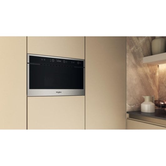 Micro-ondes Whirlpool WMN461BXF 22L 750W intégré affichage digital bouton décongélation