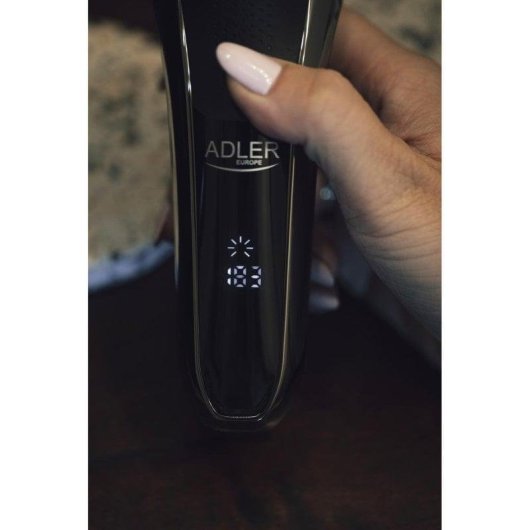Máquina de Barbear Facial Adler AD 2933 Recarregável 180min Seco e Molhado 3 Lâminas LCD