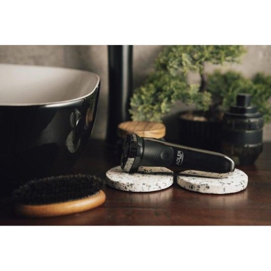 Máquina de Barbear Facial Adler AD 2933 Recarregável 180min Seco e Molhado 3 Lâminas LCD