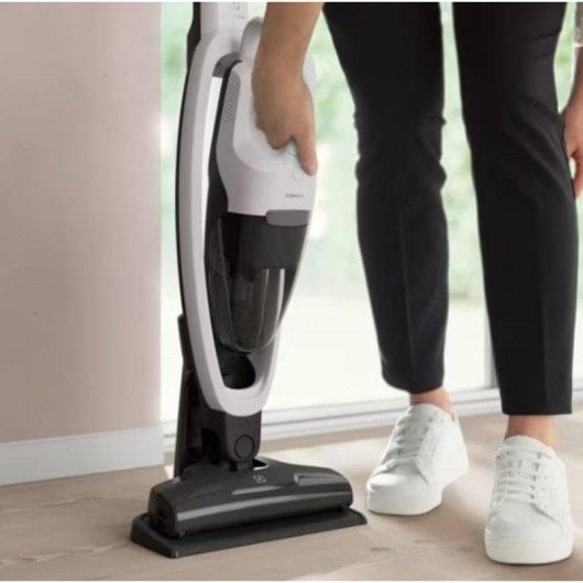 Aspirateur sans Fil Electrolux ES31CB18SH 18V 2,65kg Réservoir 0,3L Filtre Lavable